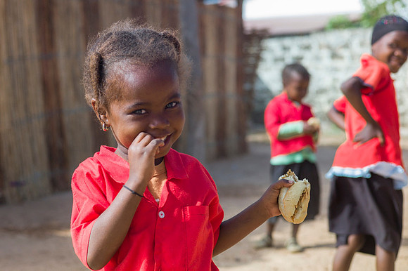 Life and medical aid in Buniadu, The Gambia, by Angelika Berndt photography.