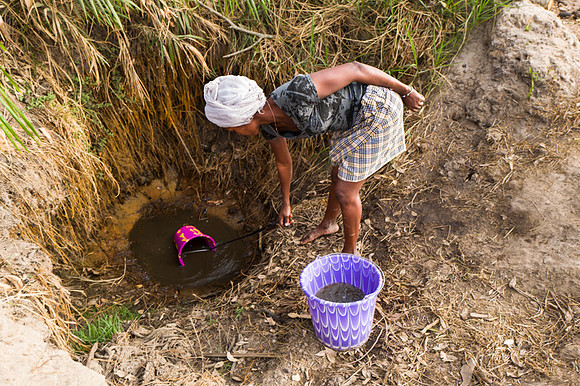 Life and medical aid in Buniadu, The Gambia, by Angelika Berndt photography.