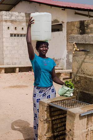 Life and medical aid in Buniadu, The Gambia, by Angelika Berndt photography.