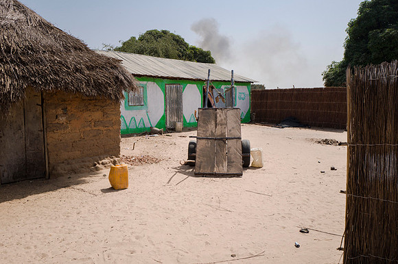 Life and medical aid in Buniadu, The Gambia, by Angelika Berndt photography.