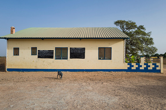 Life and medical aid in Buniadu, The Gambia, by Angelika Berndt photography.