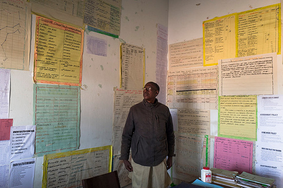 Life and medical aid in Buniadu, The Gambia, by Angelika Berndt photography.