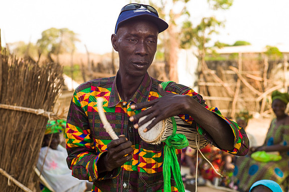 Life and medical aid in Buniadu, The Gambia, by Angelika Berndt photography.