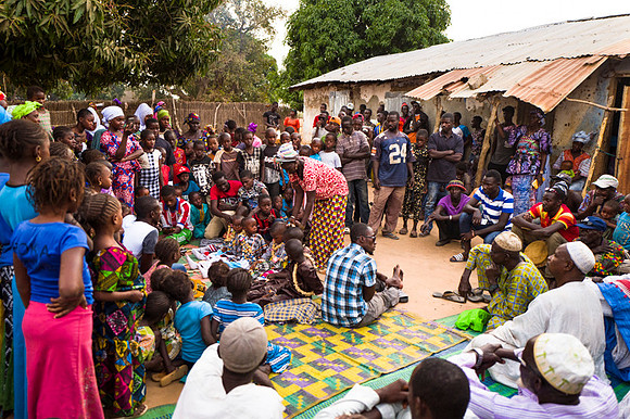 Life and medical aid in Buniadu, The Gambia, by Angelika Berndt photography.
